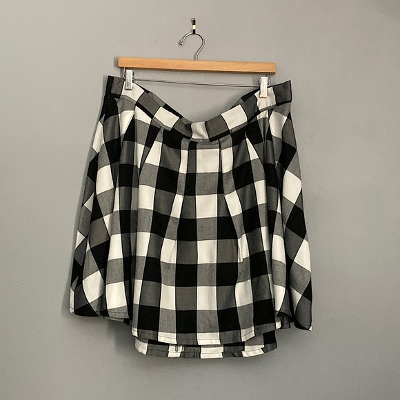 Torrid size 3 skirt - Picture 1 of 7